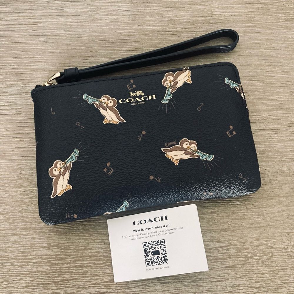 NWOT Coach Penguin Print Wristlet Wallet - Picture 5 of 7